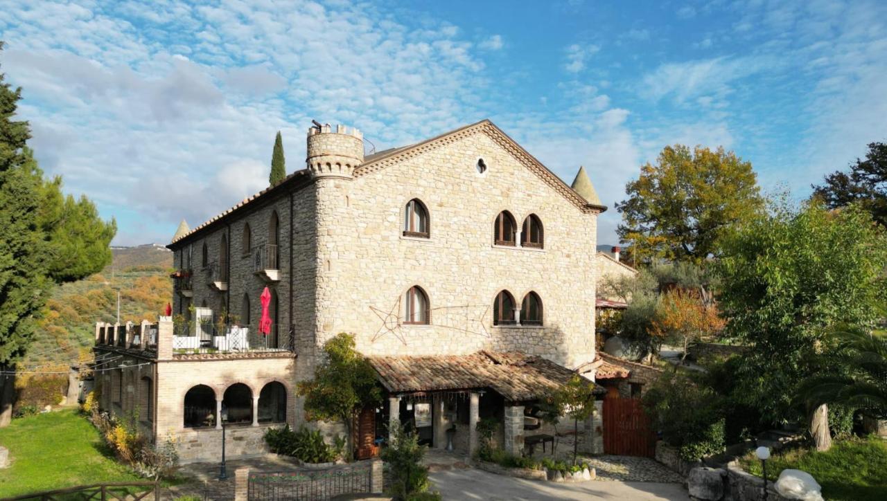 Hotel Lo Smeraldo Roccavivara ภายนอก รูปภาพ