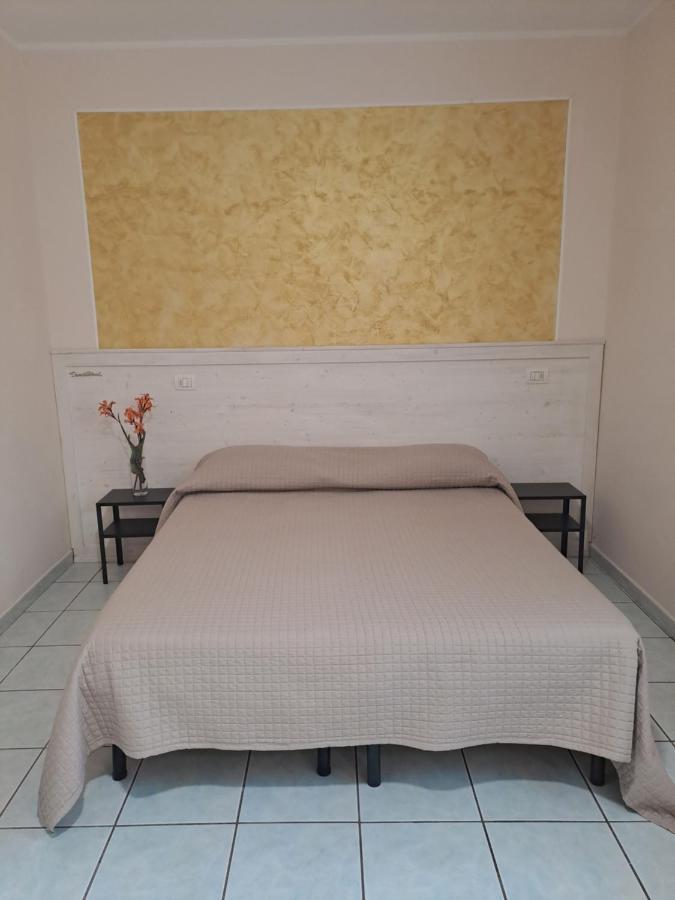 Hotel Lo Smeraldo Roccavivara ภายนอก รูปภาพ