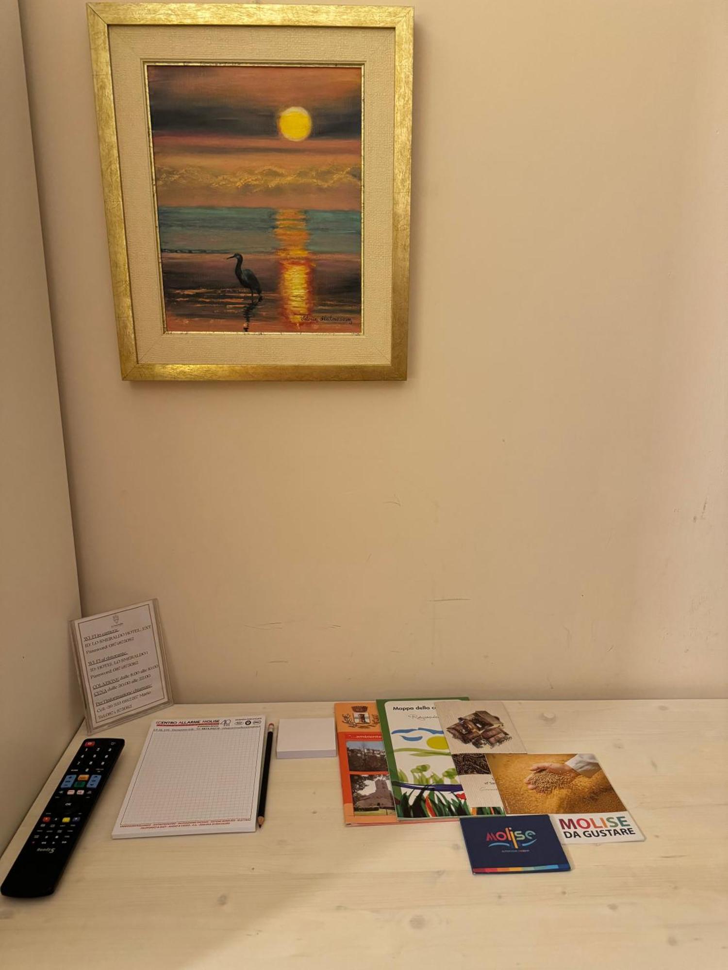 Hotel Lo Smeraldo Roccavivara ภายนอก รูปภาพ