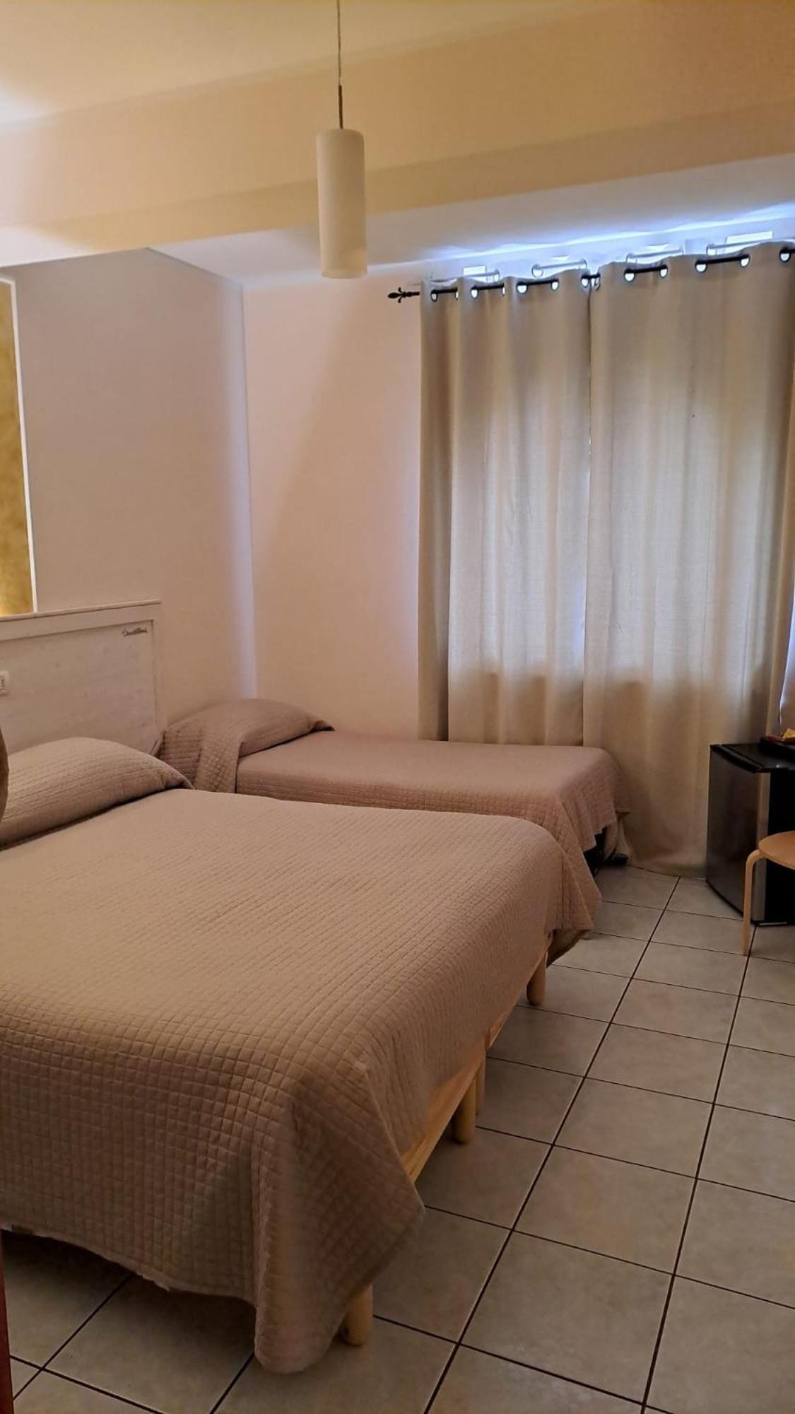 Hotel Lo Smeraldo Roccavivara ภายนอก รูปภาพ